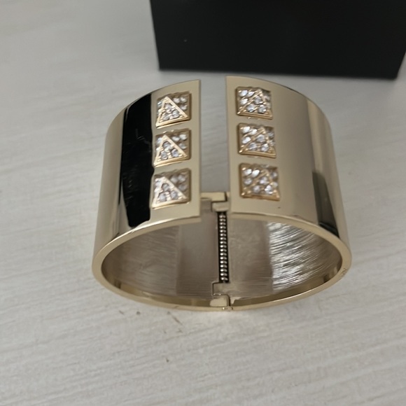 Victoria’s Secret Bracelet - Picture 5 of 5